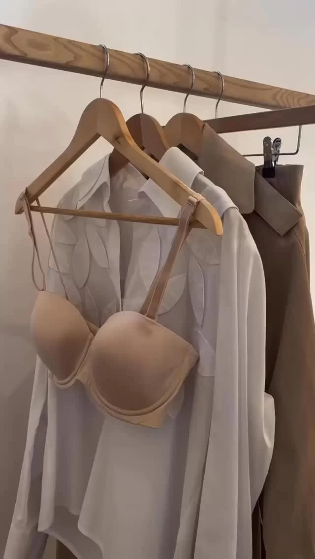 Het is weer die tijd van het jaar! De bandeau is aan de beurt! Koop eens een goedebandeau, en je bent enkele zomers gerust!
Laat je helpen, dan kan je met een gerust hart dansen en springen! 
@marjoleinlingerie.be